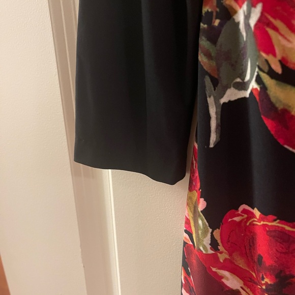 Cache Floral Black Dress - Picture 4 of 11